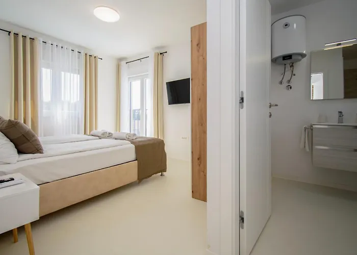 Modern Angelina In - By Istrabook * Poreč