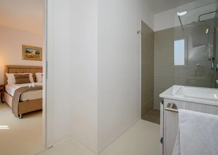 Modern Angelina In - By Istrabook Villa