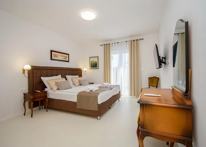 Villa Modern Angelina In - By Istrabook