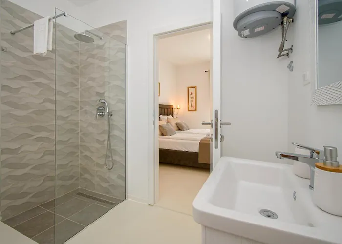 Modern Angelina In - By Istrabook Villa Porec