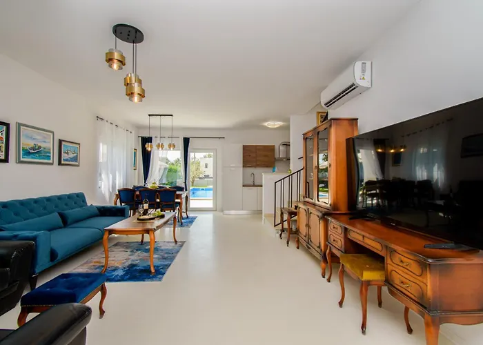 Modern Angelina In - By Istrabook * Porec