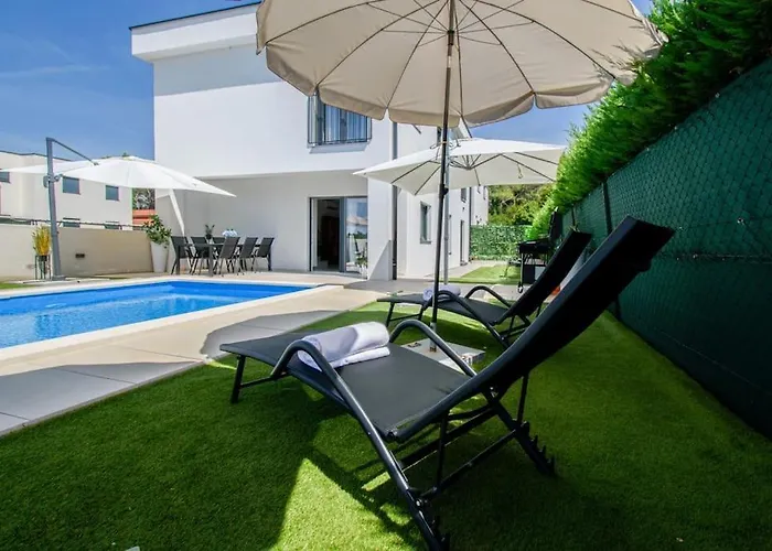 Modern Angelina In - By Istrabook Villa Poreč