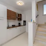 Modern Angelina In - By Istrabook Villa