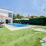 Villa Modern Angelina In - By Istrabook