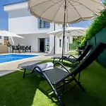 Modern Angelina In - By Istrabook Villa Poreč