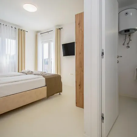 Modern Angelina In * Poreč