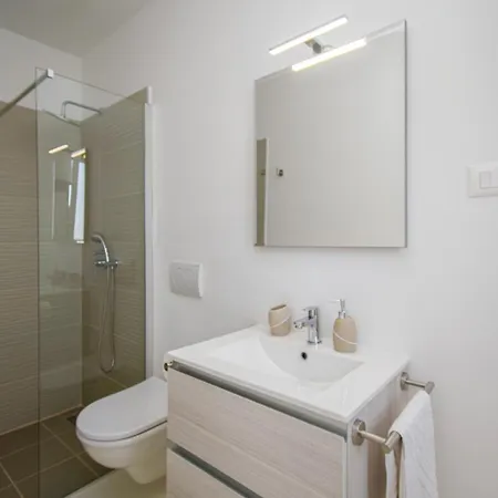 ヴィラ Modern Angelina In *