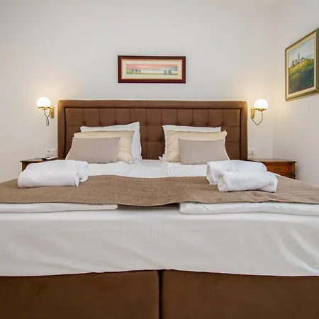 Villa Modern Angelina In *