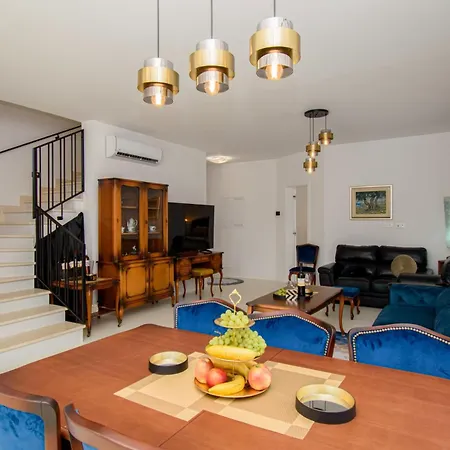 Villa Modern Angelina In Poreč