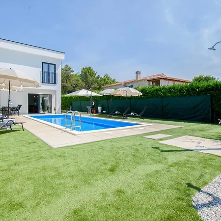 ヴィラ Modern Angelina In