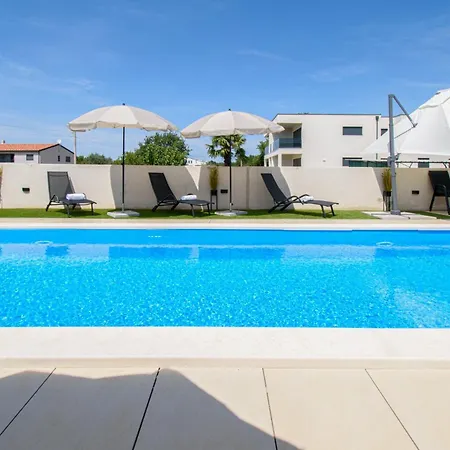 Modern Angelina In Villa *