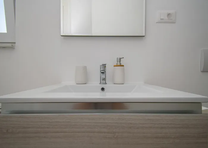 Modern Angelina In - By Istrabook Poreč