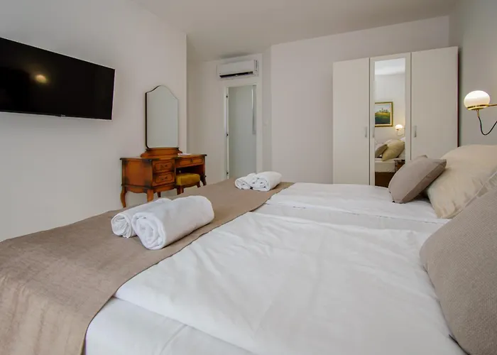 Modern Angelina In - By Istrabook Poreč