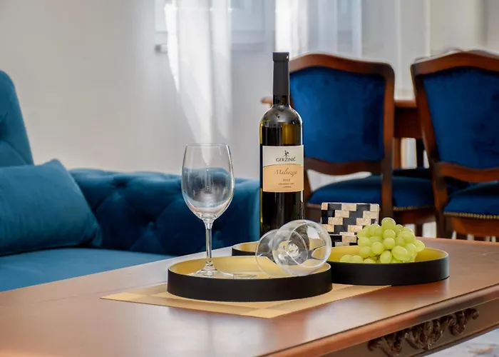 Modern Angelina In - By Istrabook Willa