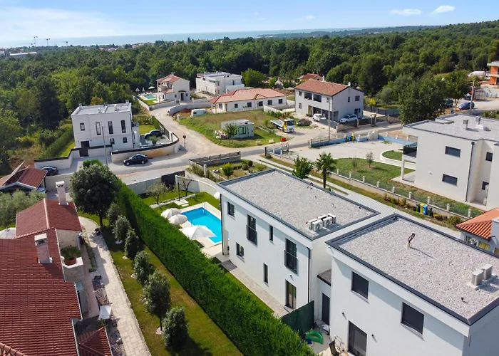 Modern Angelina In - By Istrabook Villa *