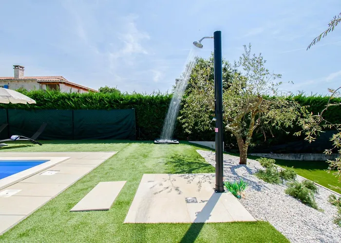 Modern Angelina In - By Istrabook Villa Poreč